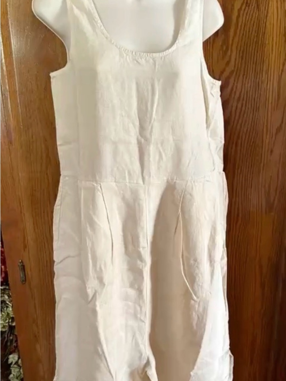 Sleeveless Cream Midi Dress with Scoop Neck and Pockets
